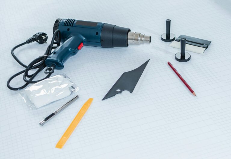 Les Outils Essentiels pour le Covering Automobile